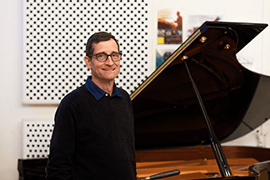 Emmanuel Trably accordeur de pianos